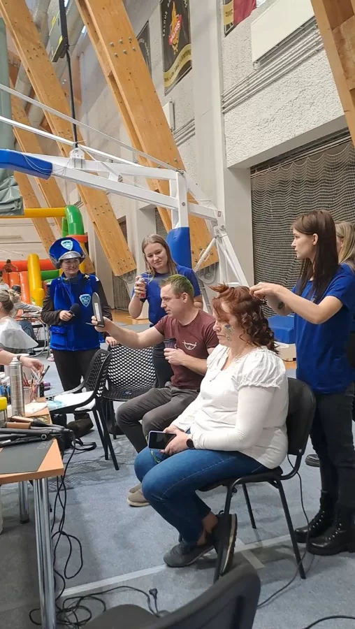 Animators - Kristīna Inģe jeb Čeiss priecājas par jaunajām frizūrām