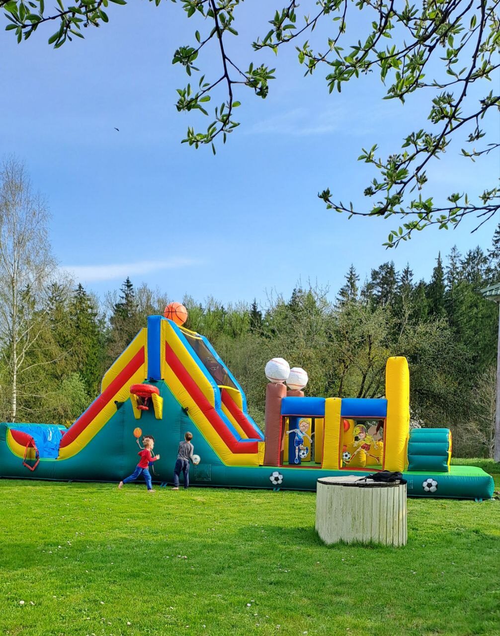 Piepūšamā atrakcija Sportiņš